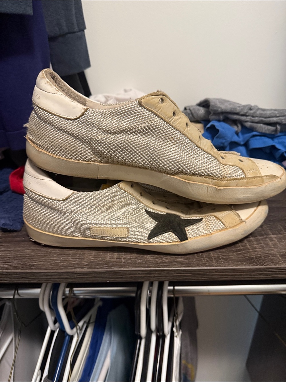 CMen's White Sneakers with Black Star